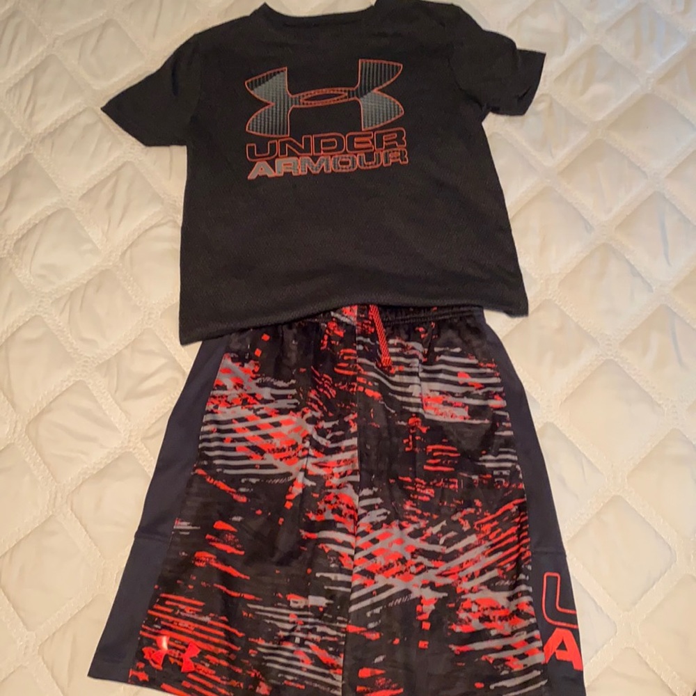 UnderArmour shorts and short sleeve shirt